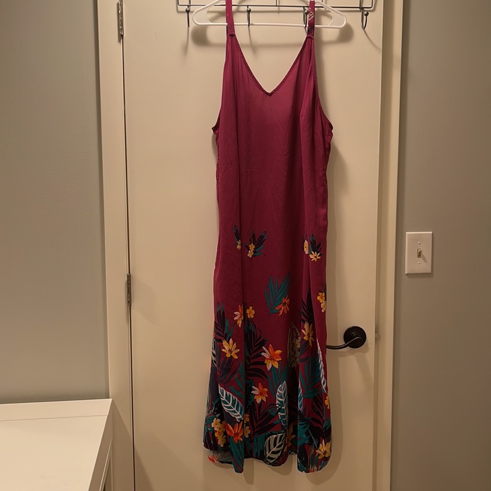 COPY - NWOT Old Navy maroon v neck maxi dress size 3X